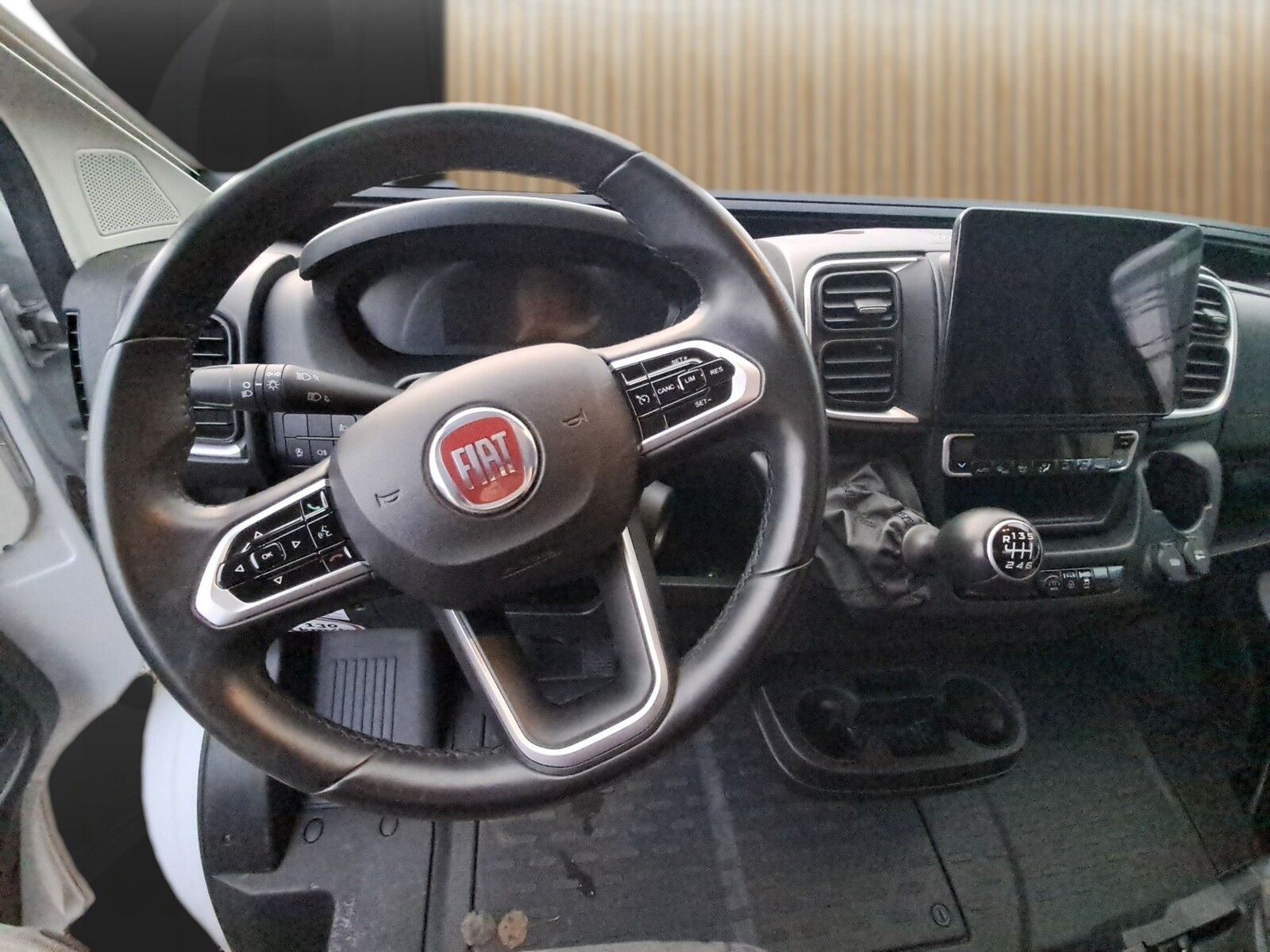 Fahrzeugabbildung Pössl Summit 600 Fiat 180 PS Mark./AHK/Navi/Solar