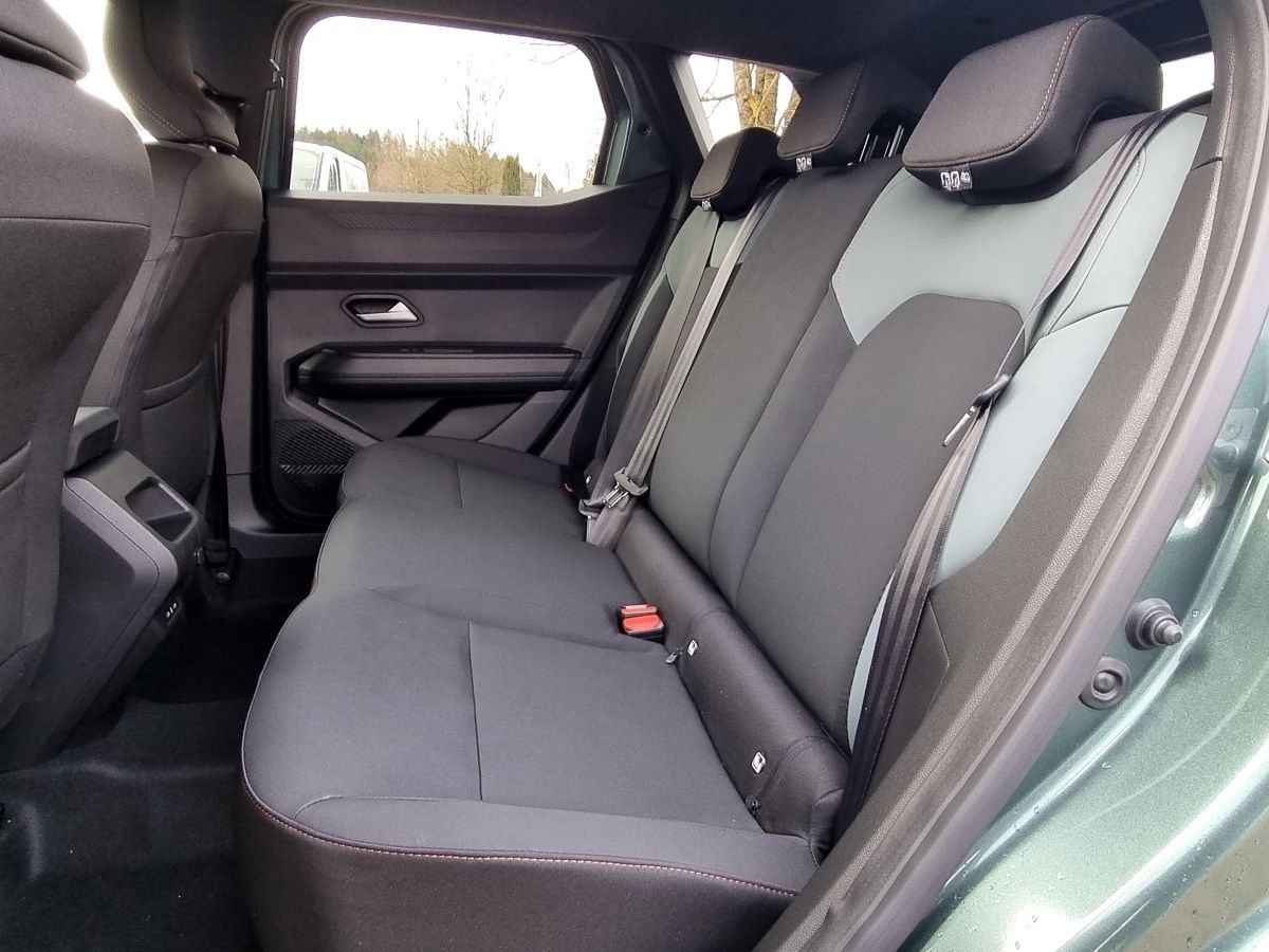 Fahrzeugabbildung Dacia Duster Extreme hybrid-G 150 4x4