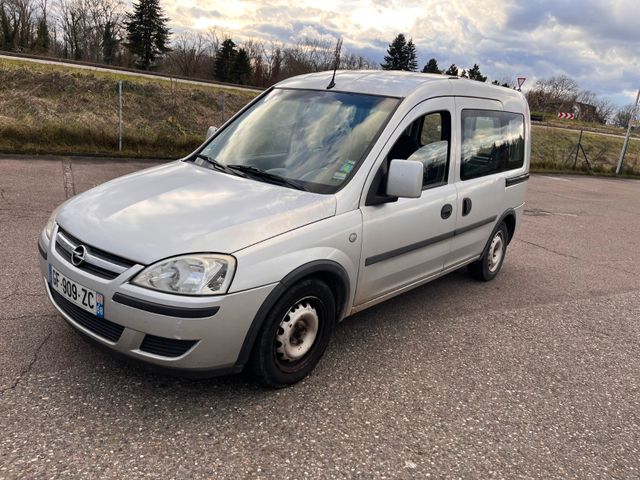 Opel Combo Tour/Benzin