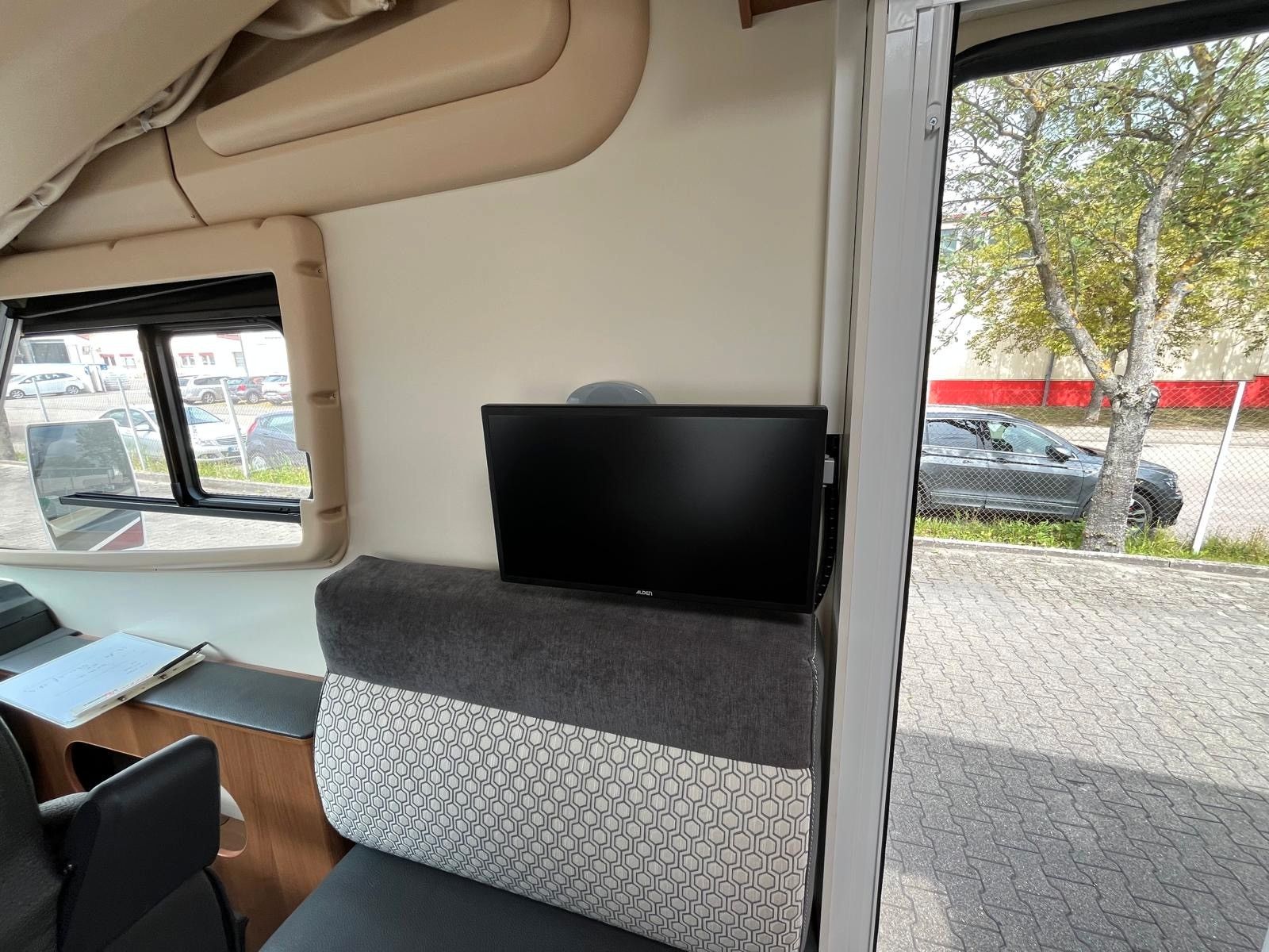 Fahrzeugabbildung P.L.A. Sandy S75