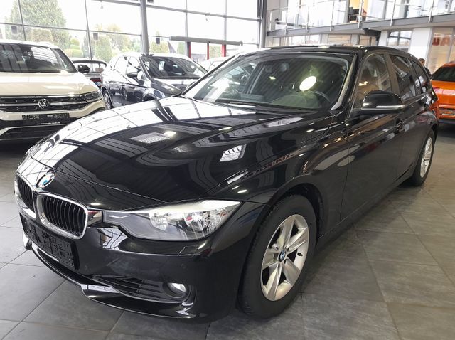 BMW 320i Touring PANO/NAVI/AHK/SHZG/ALU