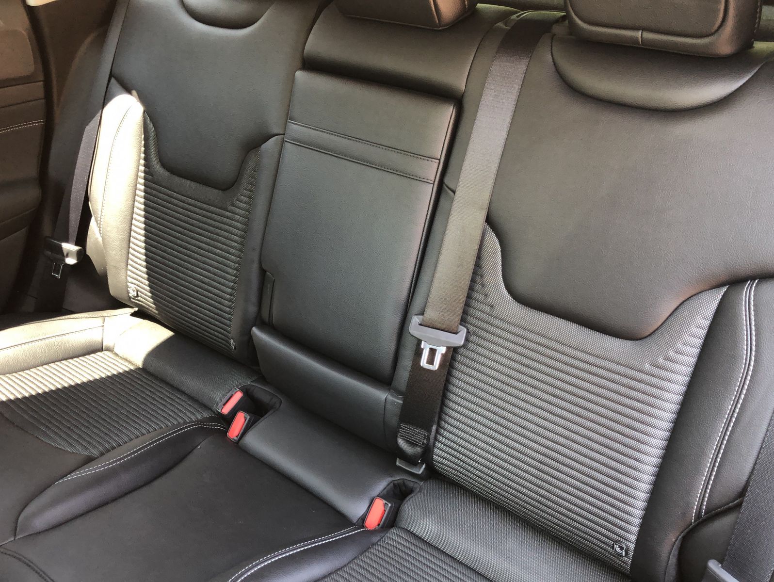 Fahrzeugabbildung Jeep Compass 1.3 T4 Plug-In Hybrid Limited 4xe 140kW