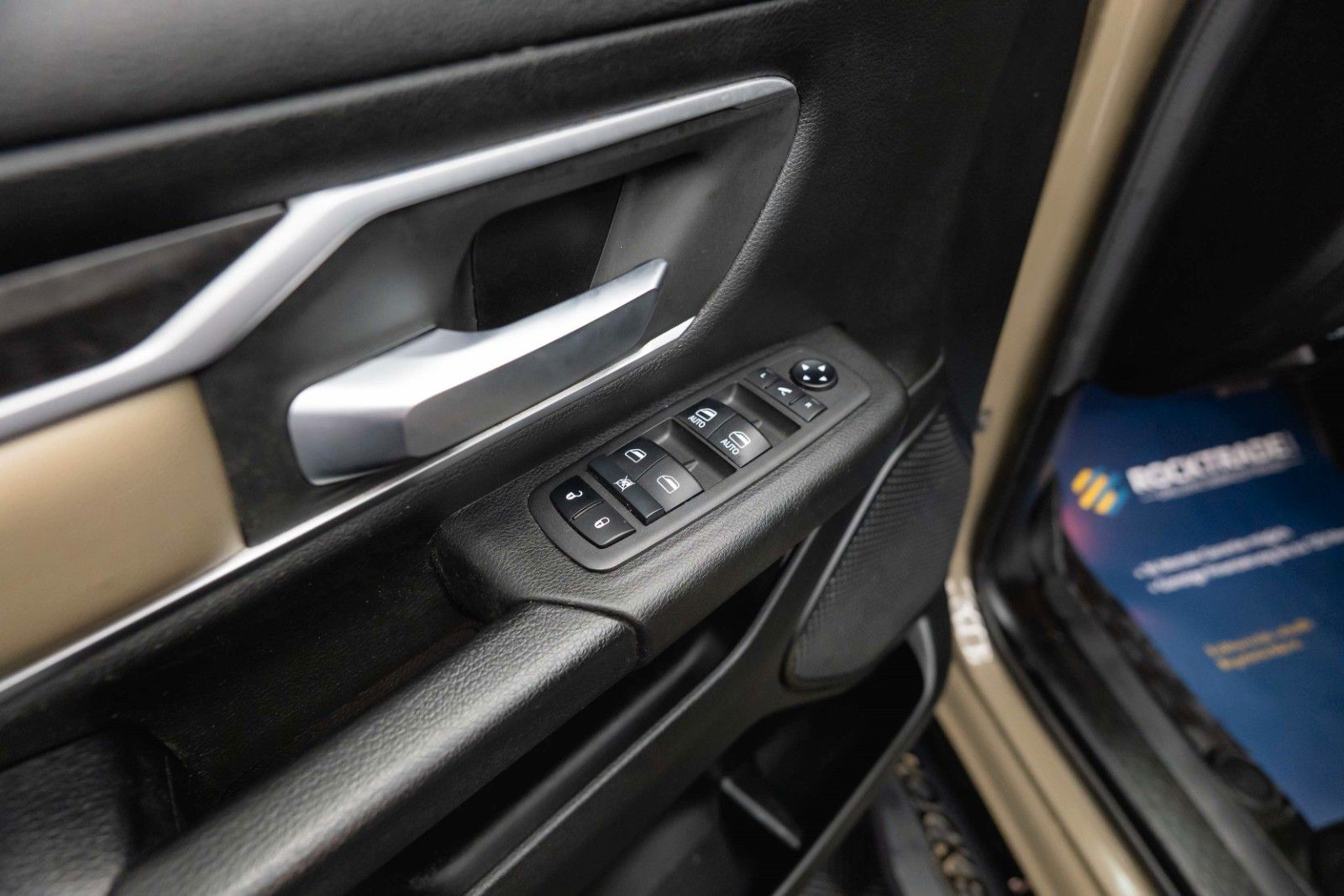 Fahrzeugabbildung Dodge RAM 5.7 V8 HEMI 4x4 NIGHT OFFROAD ARMY STYLE LED