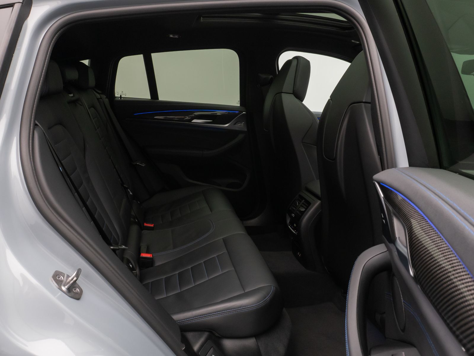 Fahrzeugabbildung BMW X4 xD30d M Sport Laser Panorama 360°HUD DAB HiFi