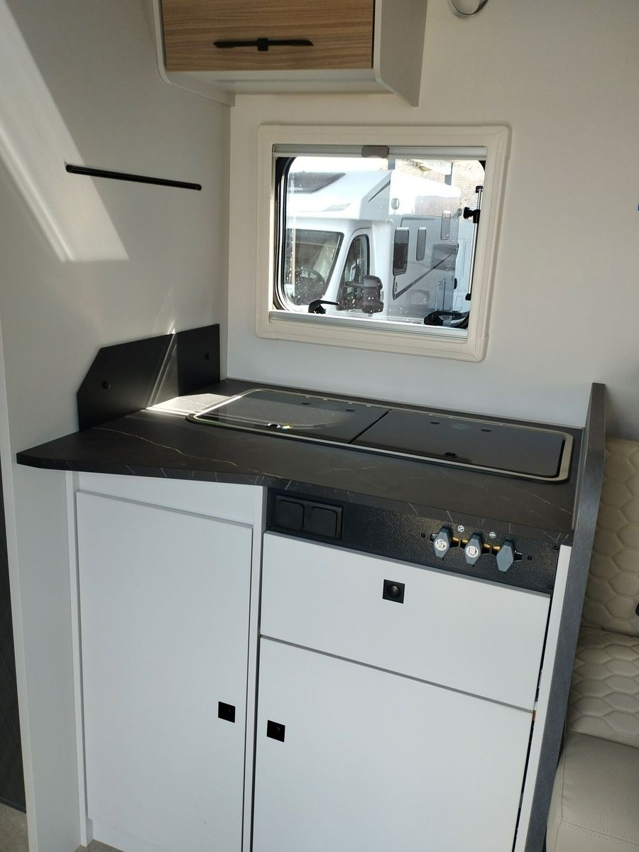 Fahrzeugabbildung Etrusco T-Modell Base 7.4 SBC Solar, Hubbett