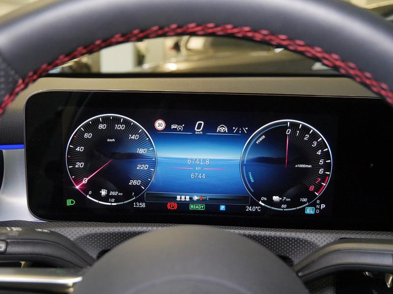 Mercedes-Benz A 250 e , AMG 360 DISTR KAMERA PANO SPUR STANDH