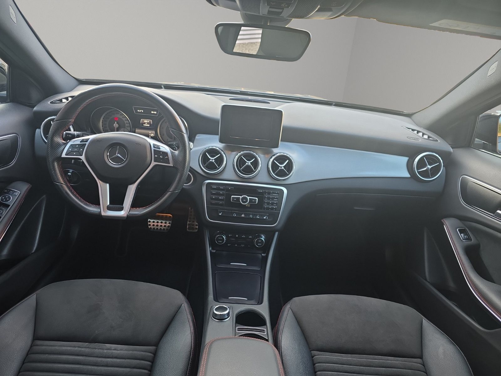 Fahrzeugabbildung Mercedes-Benz GLA 200 GLA Aut. /AMG Line/XENON/NAVI/LEDER/