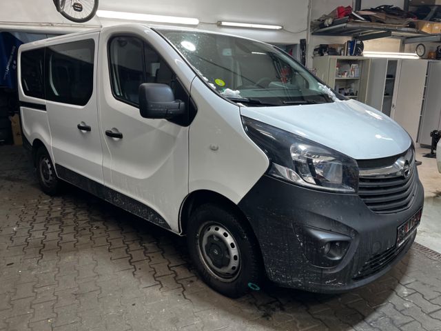 Opel Vivaro B   L1H1  2,7t  9-Sitze+Navi