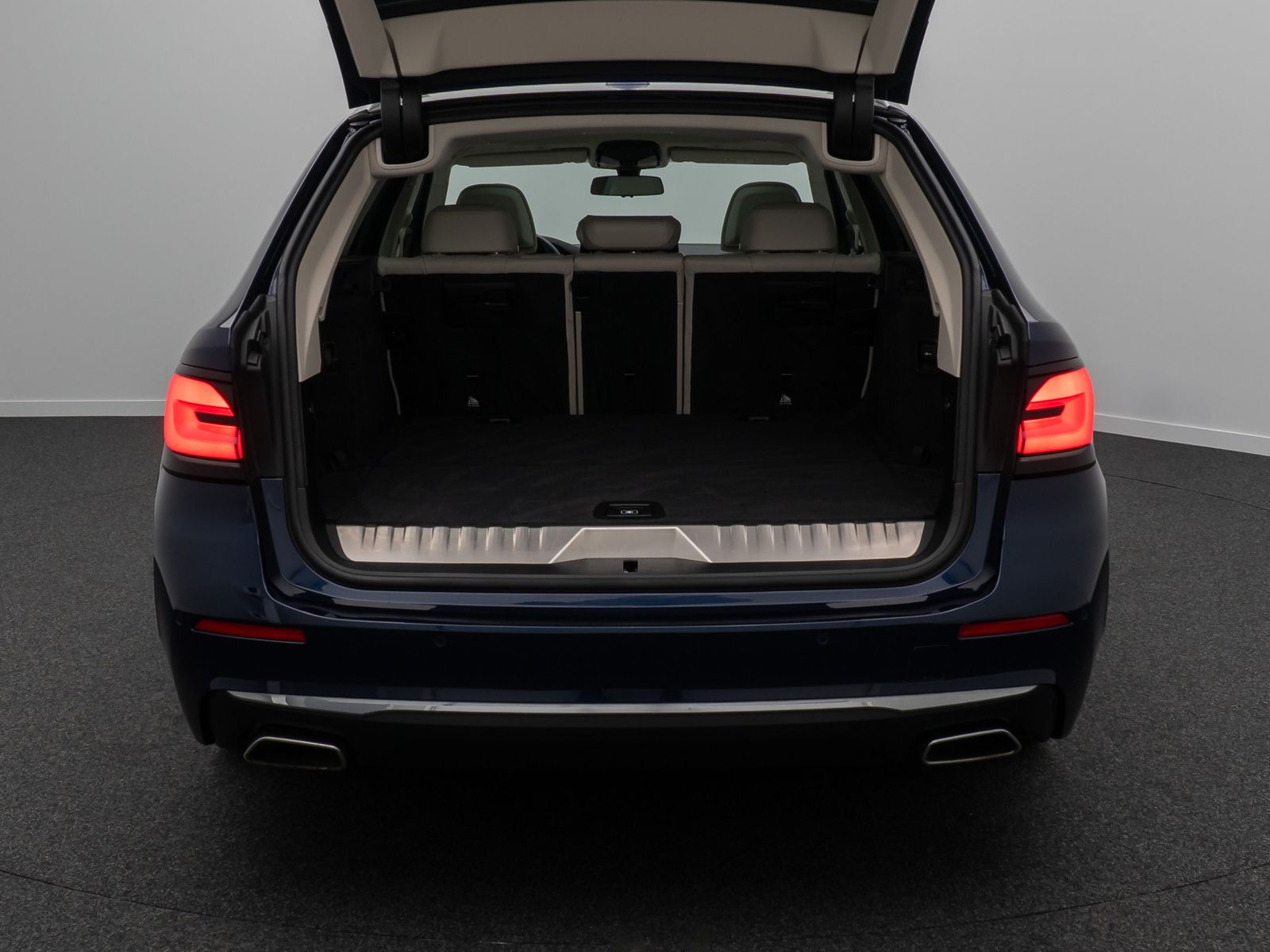 Fahrzeugabbildung BMW 530e xD  Luxury Line ACC Laser DAB Kamera Memory