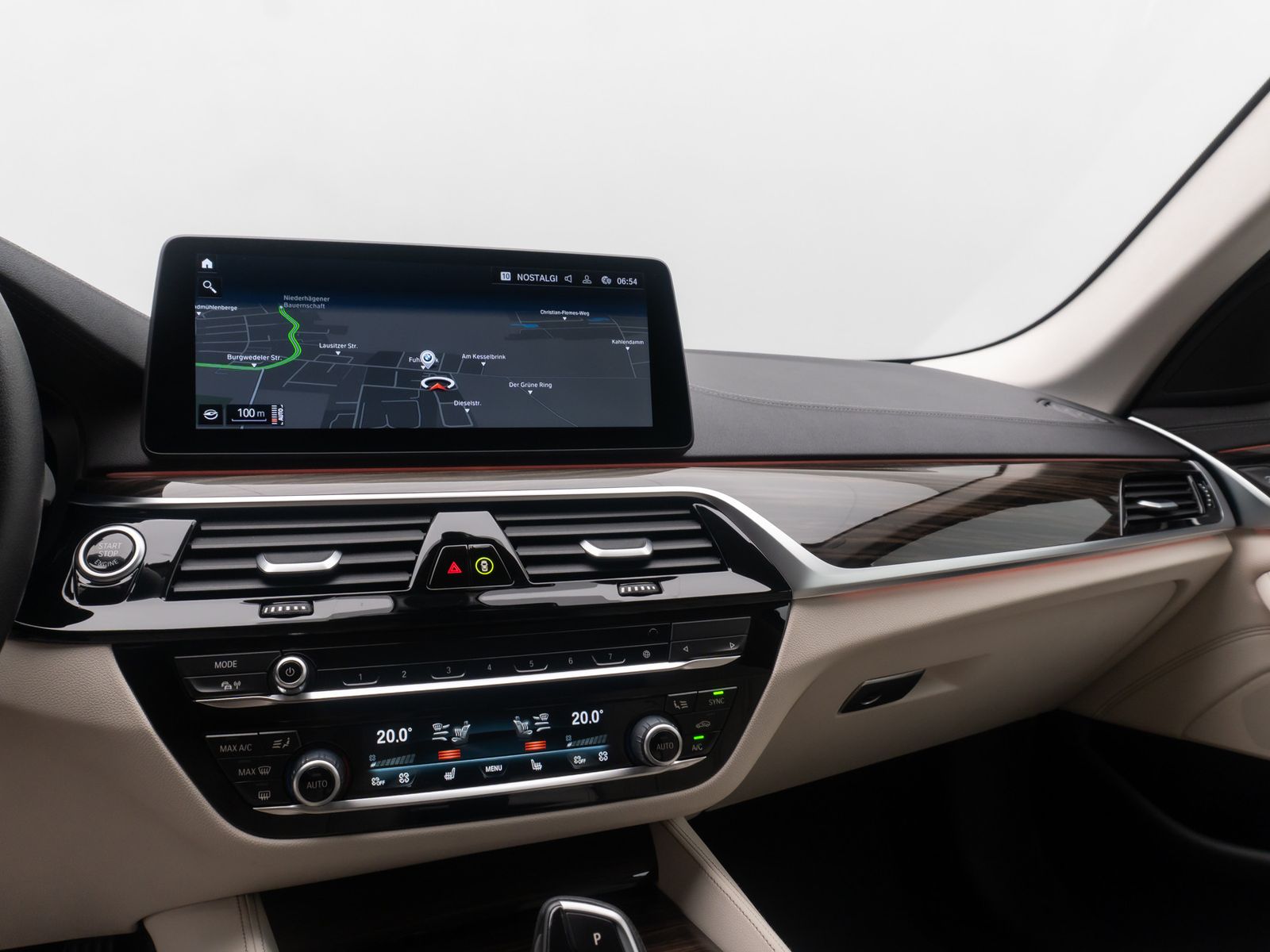 Fahrzeugabbildung BMW 520d Luxury Line Kamera DAB HiFi WLAN Alarm 19"