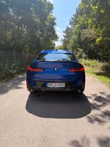 BMW X4 M COMPETITION - blaue BMW X4 M
