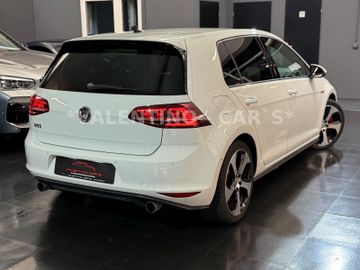 Volkswagen Golf - 10