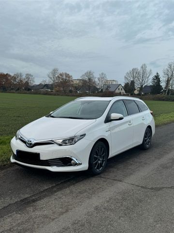 Toyota Auris Touring Sports Hybrid Executive