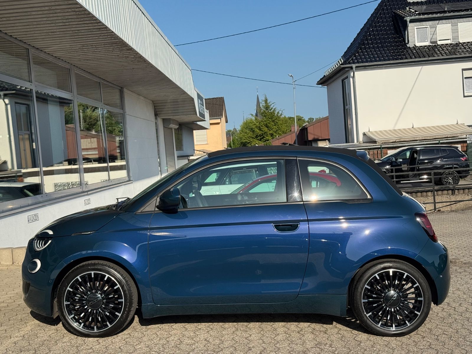 Fahrzeugabbildung Fiat 500 e Icon/Cabrio/ACC/LED/Navigation/R-Cam/42kWh