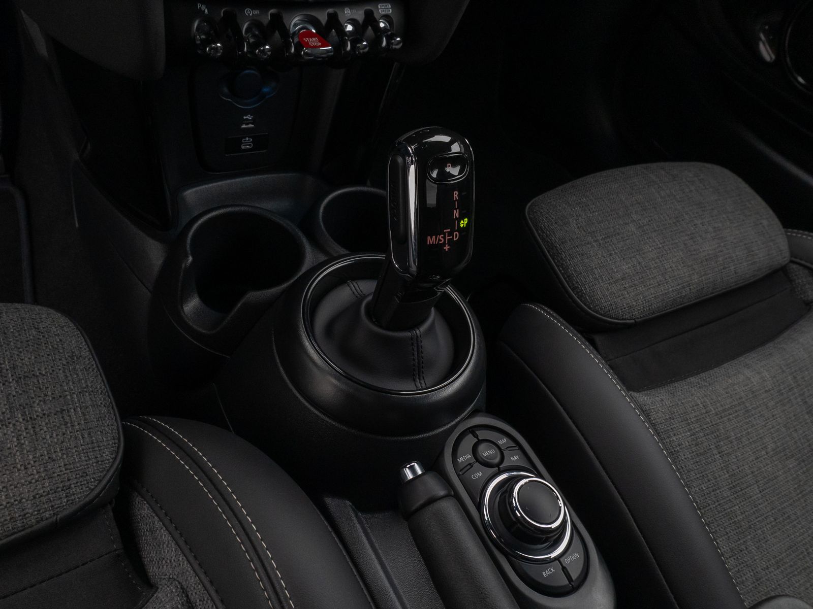 Fahrzeugabbildung MINI Cooper Cabrio Kamera HUD H/K Komfort Sport Voll