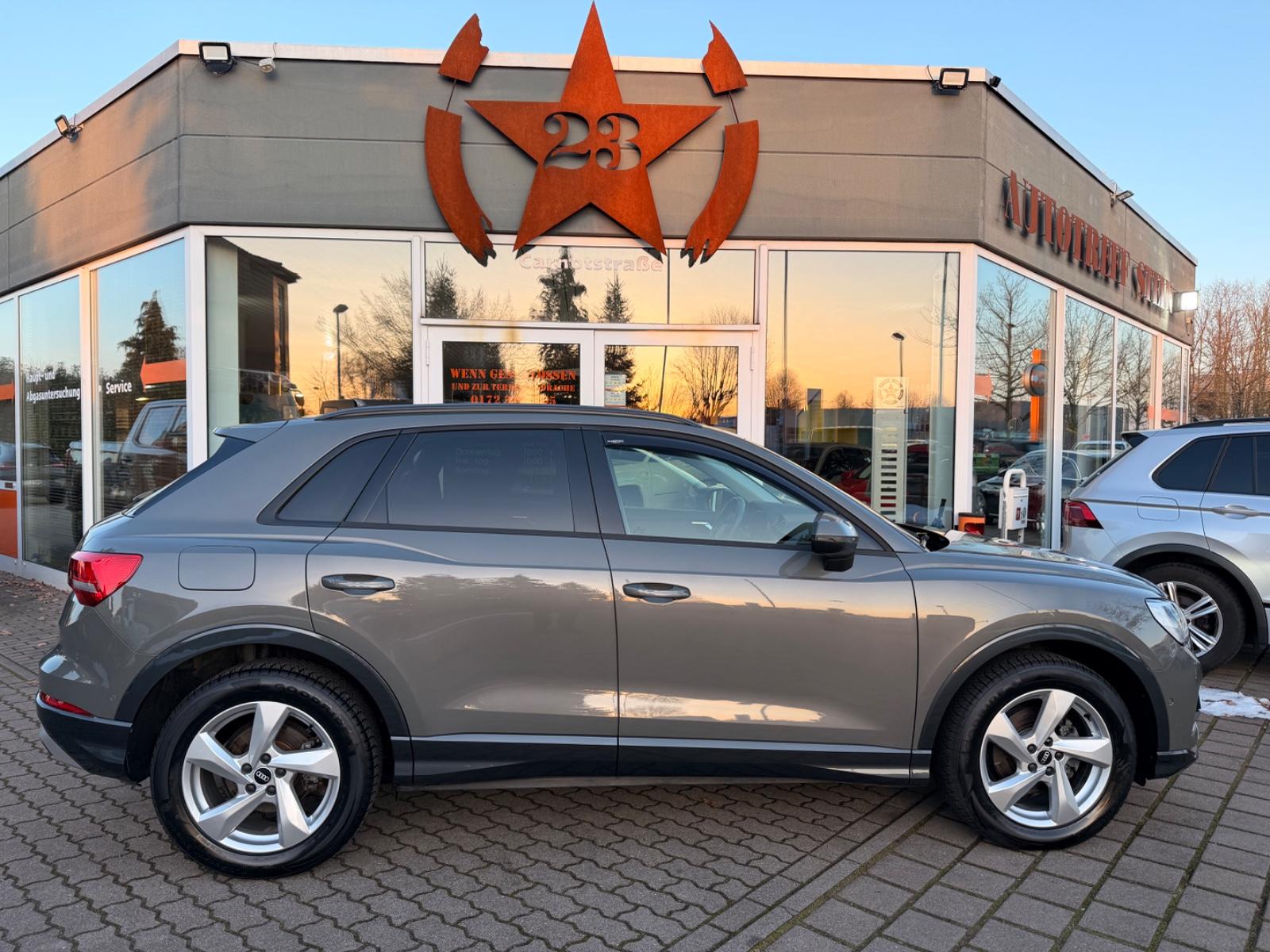 Audi Q3 35 TFSI advanced ,AHK