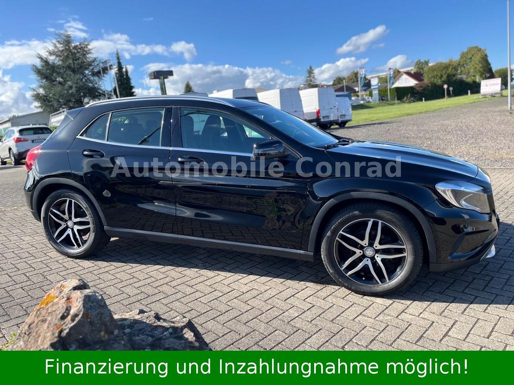 Mercedes-Benz GLA 220