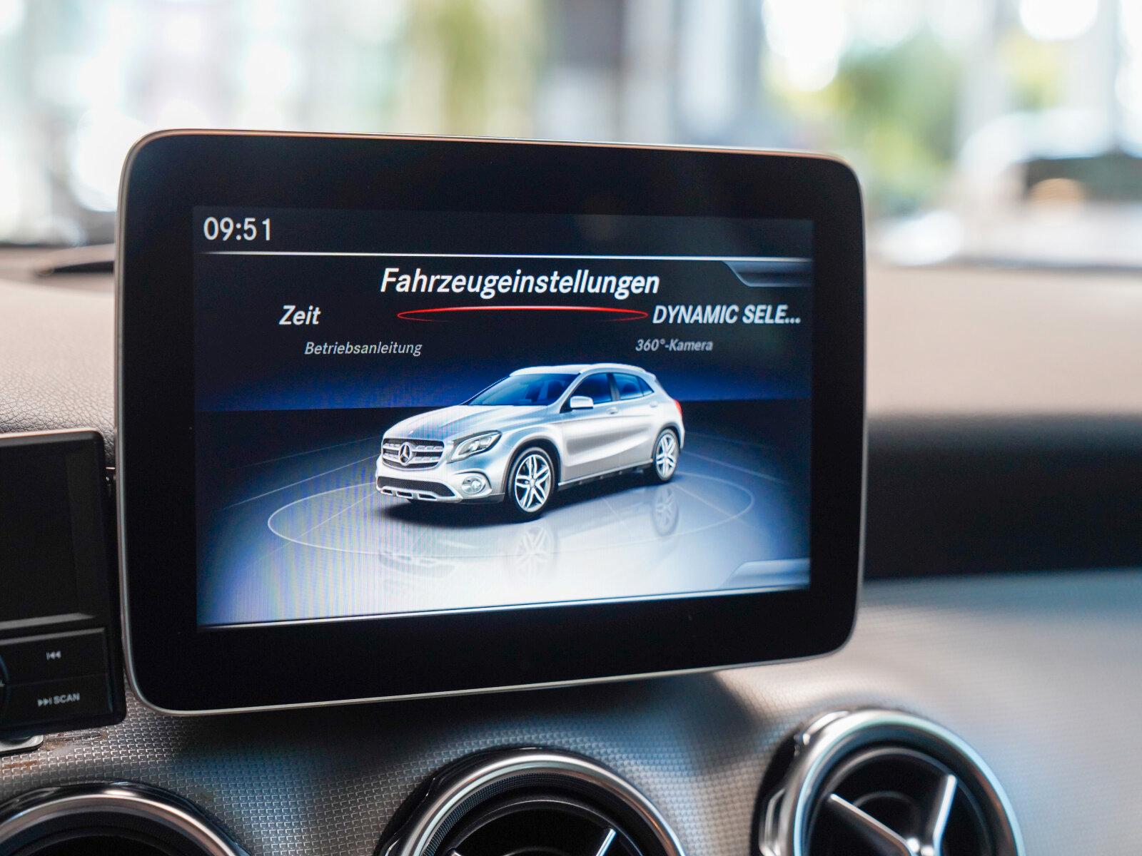 Mercedes-Benz GLA 220 4M Urban DISTRONIC 360° AHK KEYLESS LED