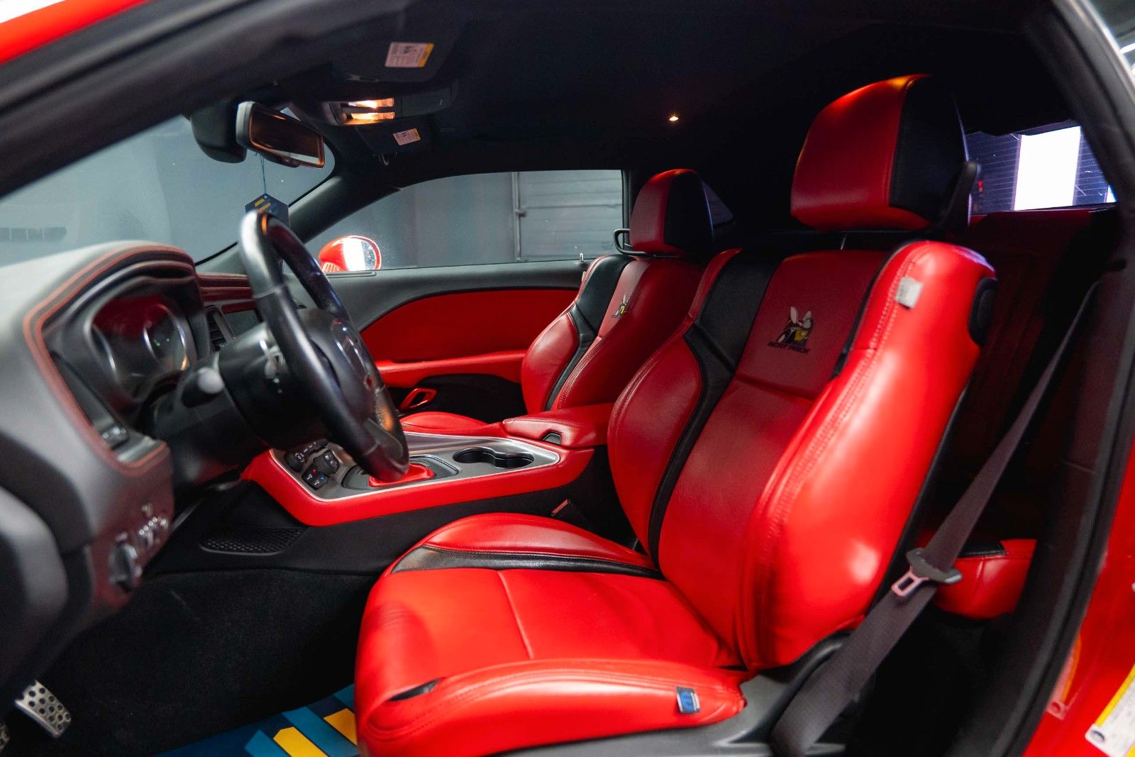 Fahrzeugabbildung Dodge Challenger 6.4 V8 SRT 392 R/T SCATPACK RED DEVIL