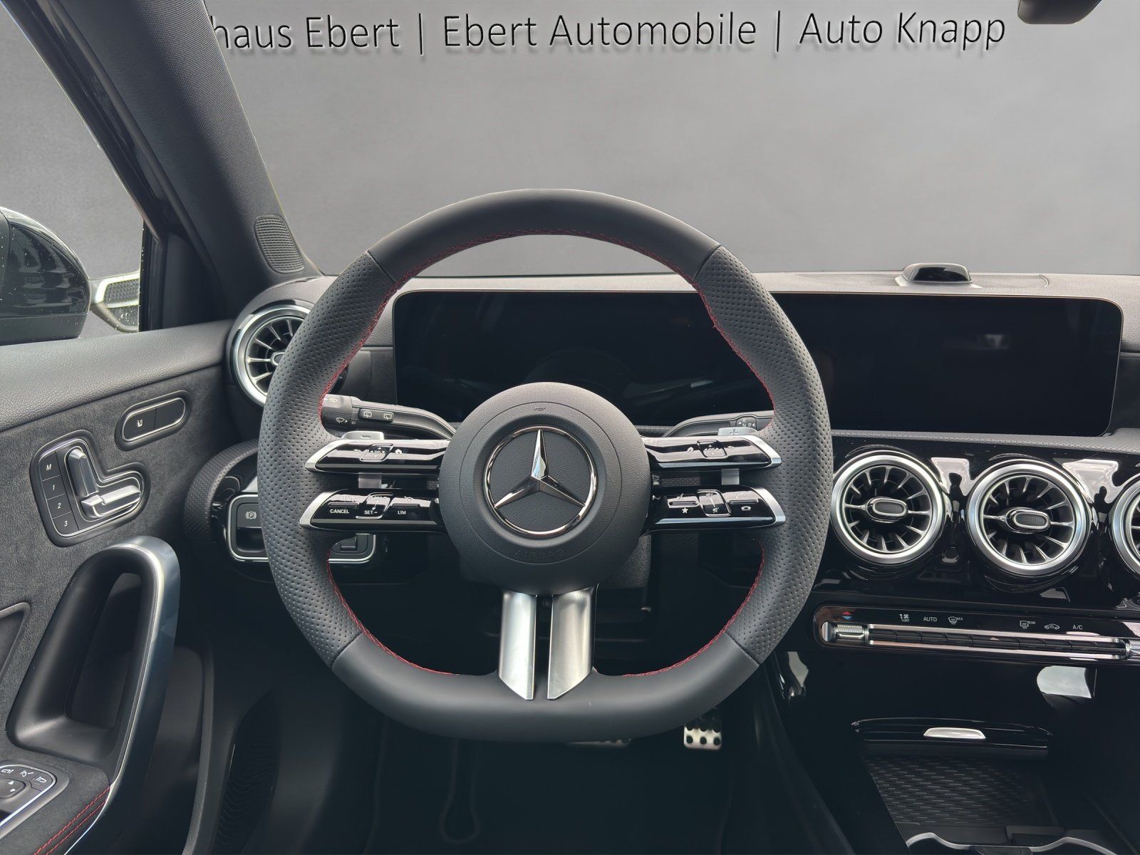 Fahrzeugabbildung Mercedes-Benz A 220 d AMG 360 Distr AHK DigiLight Pano Burme