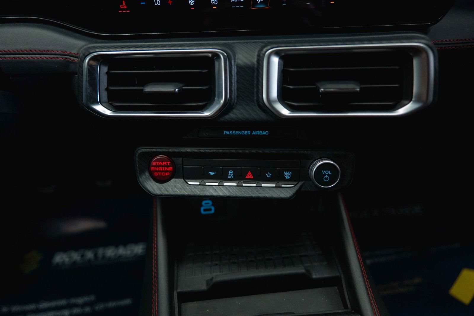 Fahrzeugabbildung Ford Mustang Fastback 5.0 Ti-VCT V8 Dark Horse 6-Gang