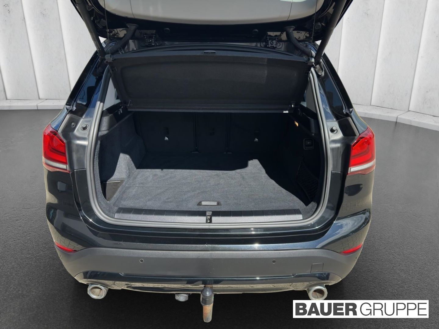 BMW X1 sDrive18d Advantage RFK AHK Navi LED El. Heck foto 7