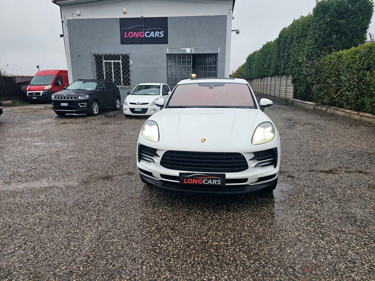 PORSCHE Macan