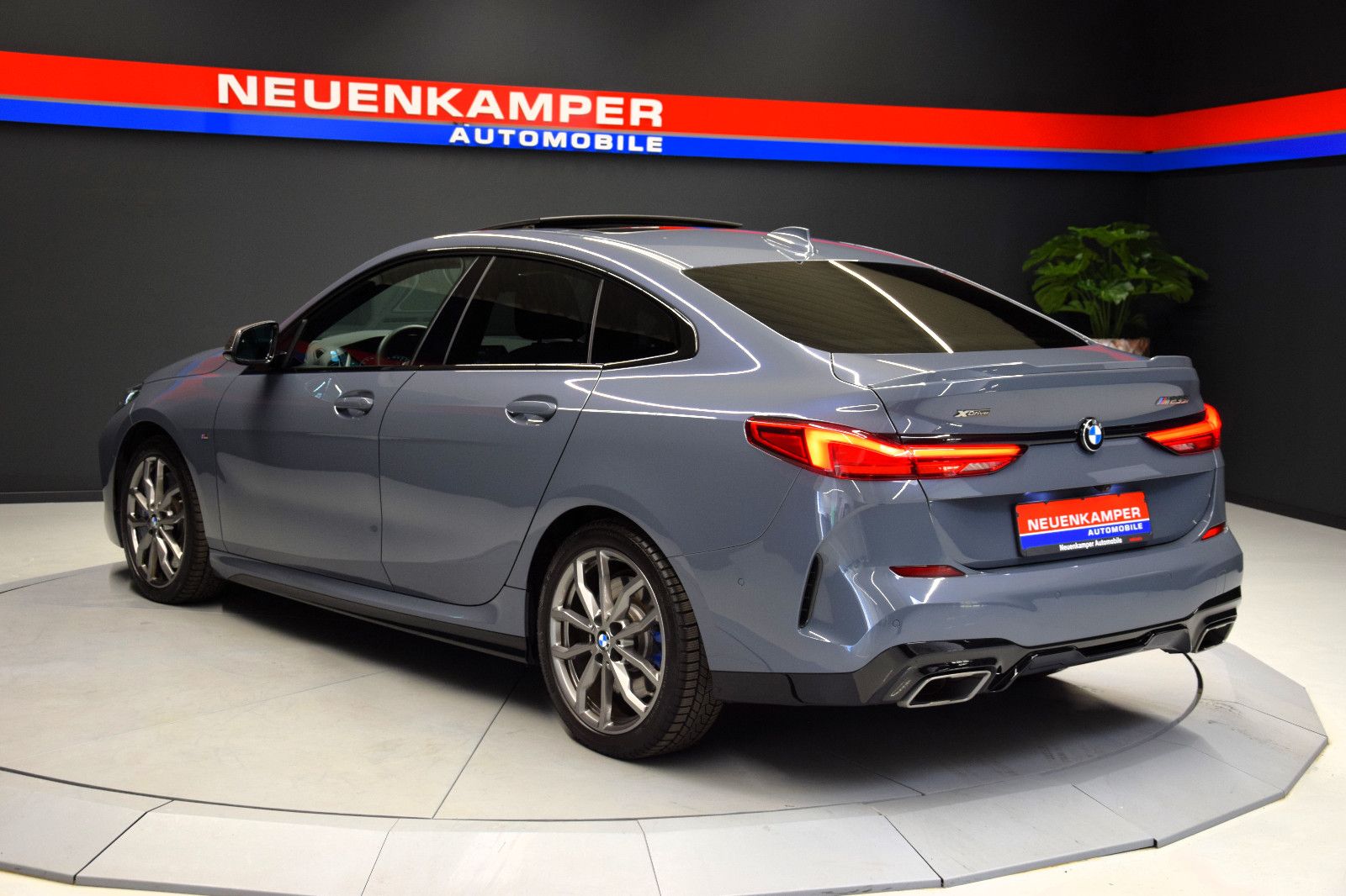 Fahrzeugabbildung BMW M235 i xDrive Gran Coupe Pano LED Memory ACC