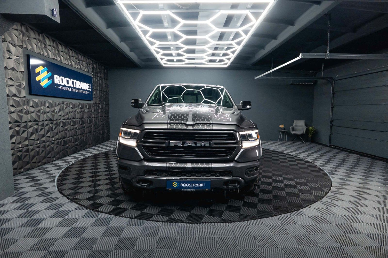 Fahrzeugabbildung Dodge RAM 5.7 V8 HEMI 4x4 LARAMIE Offroad AxleLock 19%