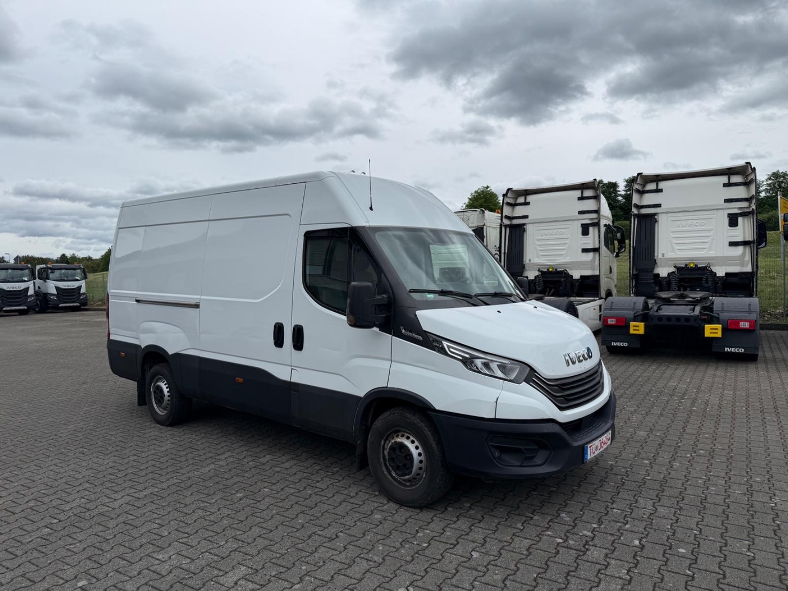 Iveco Daily 35S18 A8 L3H2 Hi Matic LED+Klima+Navi+AHK