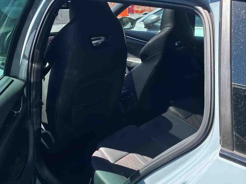 Skoda Octavia Combi 2.0 TDI 4x4 DSG RS*MATRIX*STHZG*CA foto 8