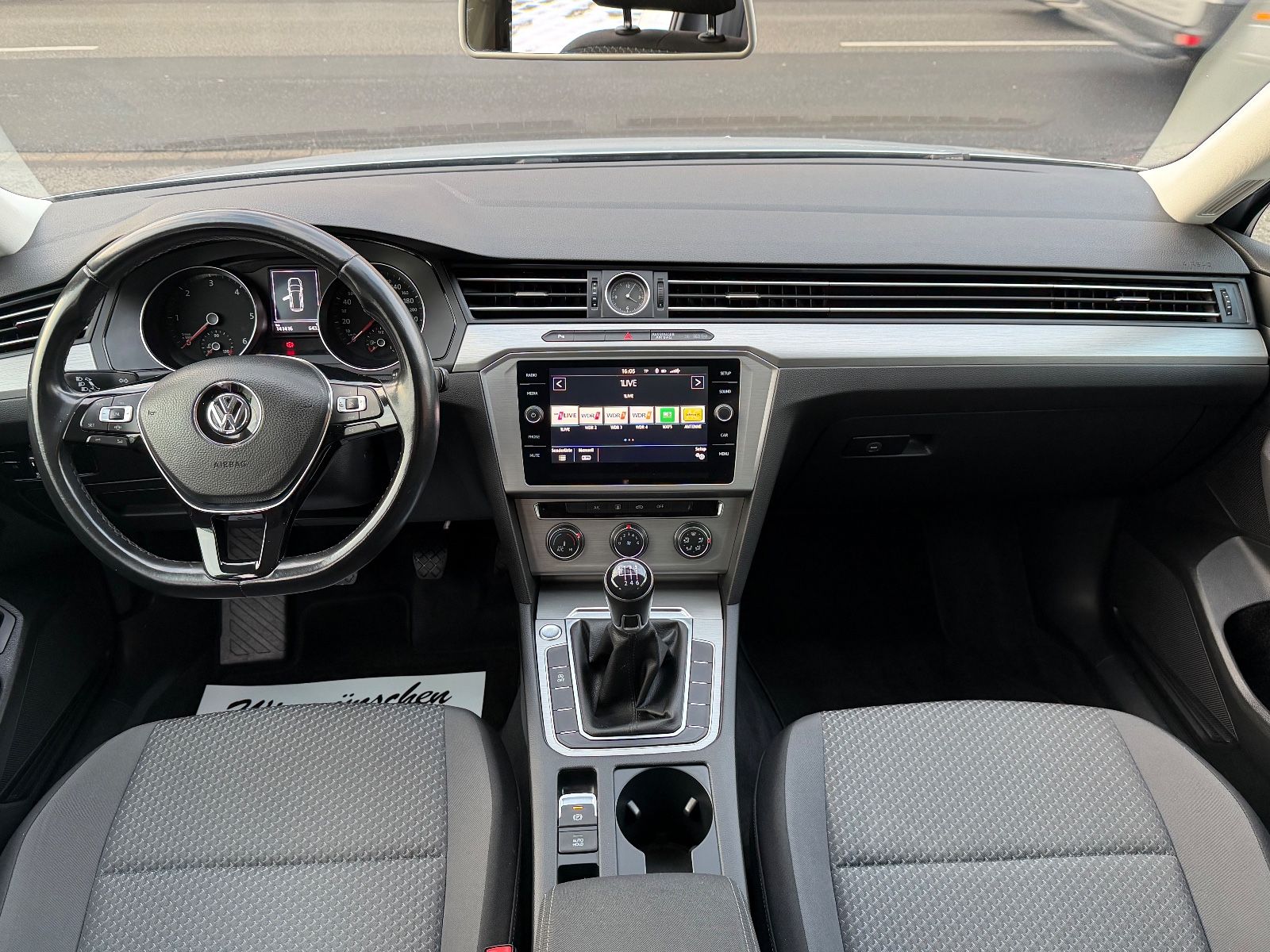 Fahrzeugabbildung Volkswagen Passat Variant 2.0 TDI 1-HAND AHK 6-GANG PDC