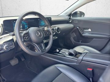 Mercedes CLA 200 Shooting Brake - 11