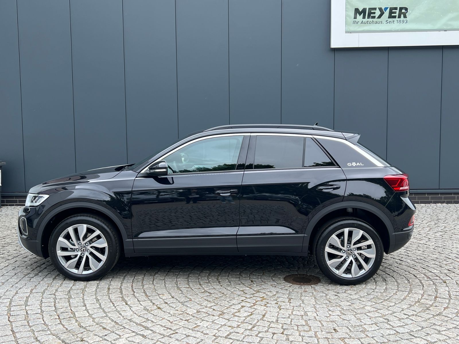 Fahrzeugabbildung Volkswagen T-Roc GOAL 1.5 TSI DSG *AHK, Navi, Plus-Paket*