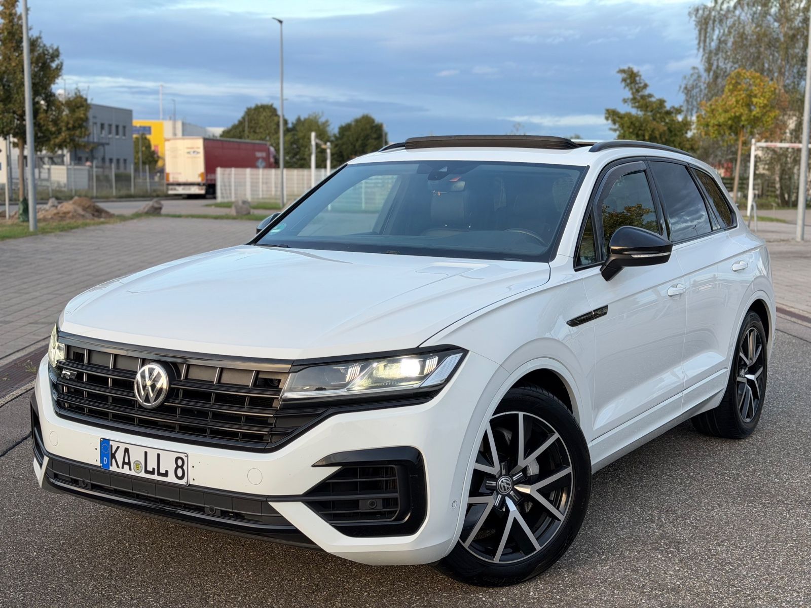 Volkswagen Touareg 3x R-Line 4Motion Voll