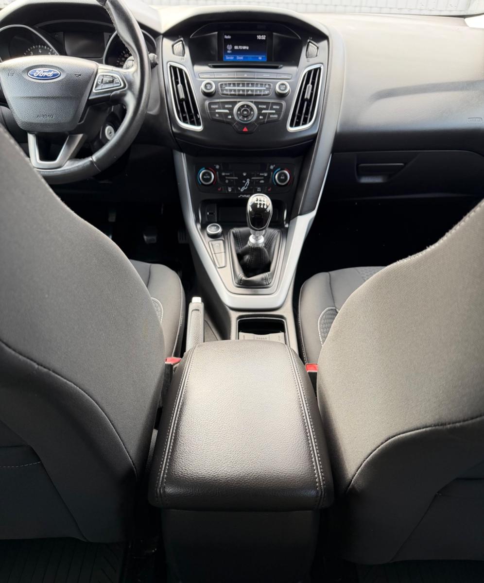 Ford Focus Turnier Sport Sportsitze Sport Lenkrad