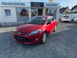 Ford Focus Lim. Titanium Ghia*AHK*Klimaaut*Sitzheiz - Ford Focus: Ghia