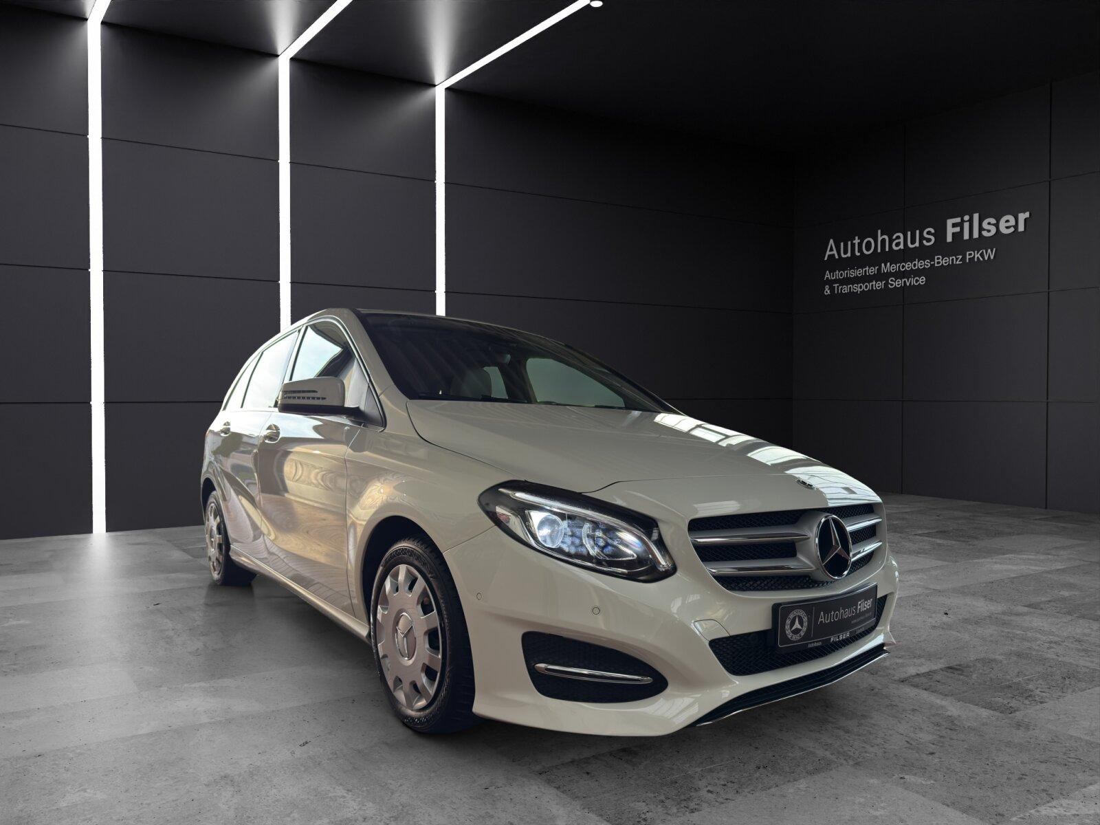 Mercedes-Benz B 180*Urban*AHK*Kamera*Memory* LED*Navi*8-fach*