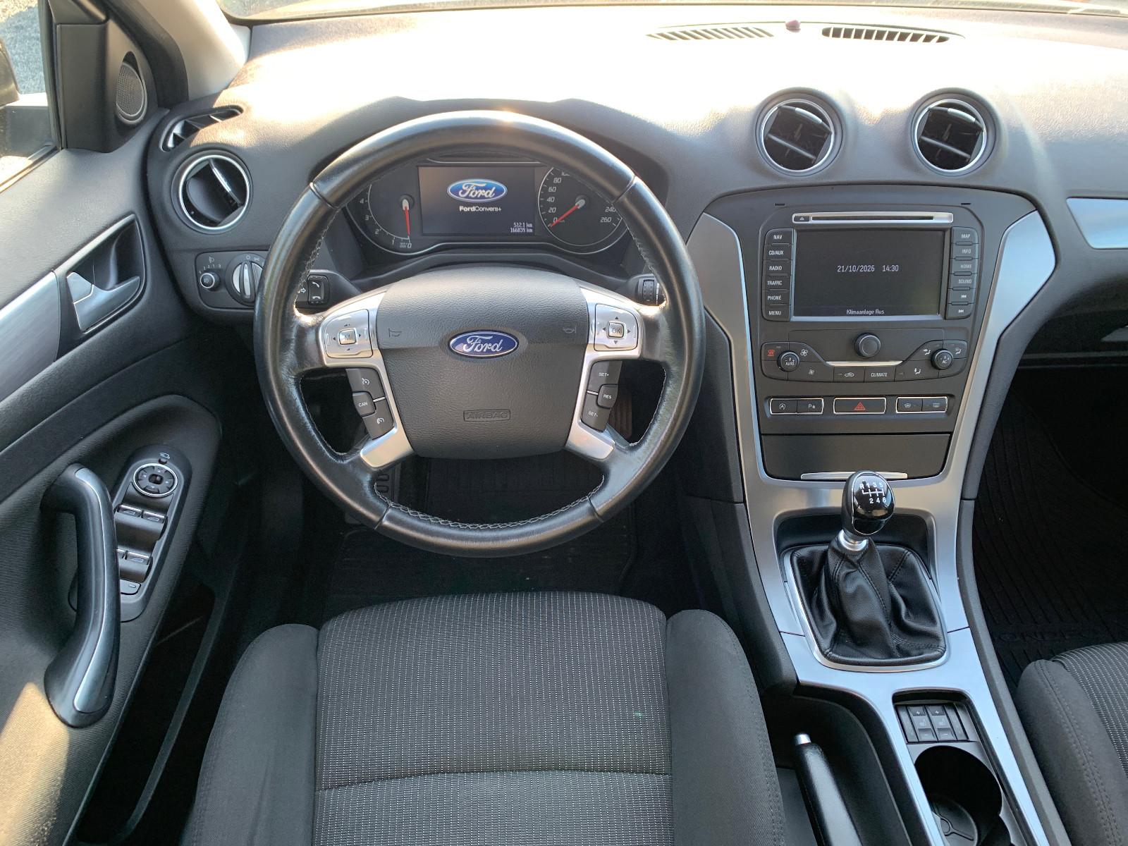 Ford Mondeo 2013 — photo 17