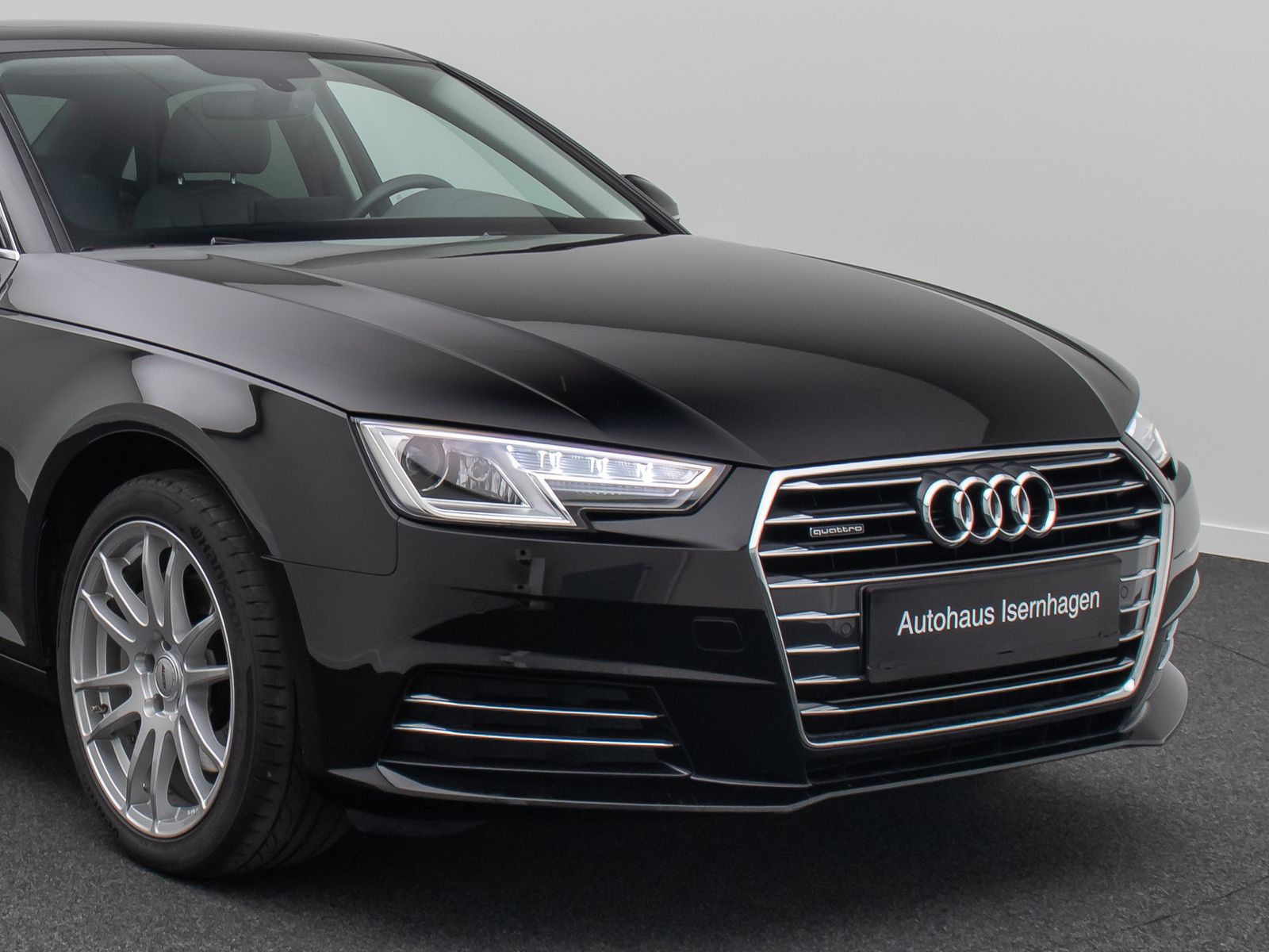 Fahrzeugabbildung Audi A4 quattro design Xenon PDC GSD Limit HiFi 18LM