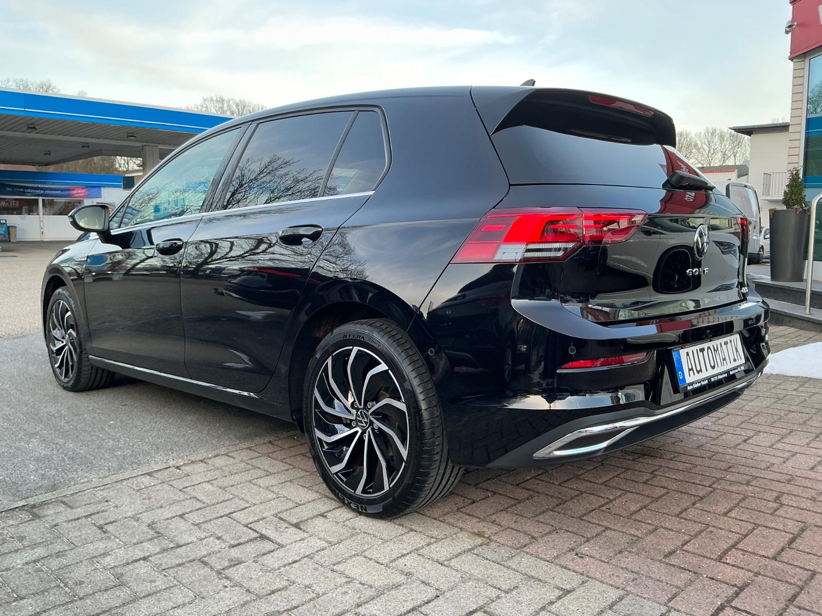 Volkswagen Golf VIII Style 1.5 eTSI DSG SHZ LHZ NAVI Kamera