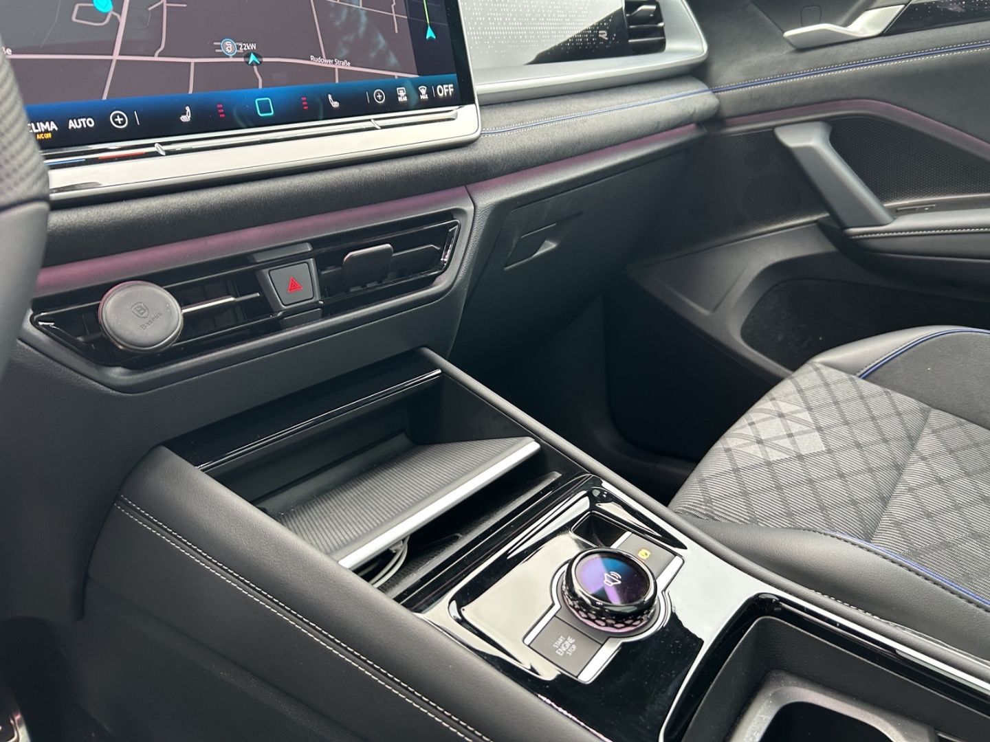 Tayron R-Line 2.0 TDI 4MOTION DSG AhK StHz W+S R