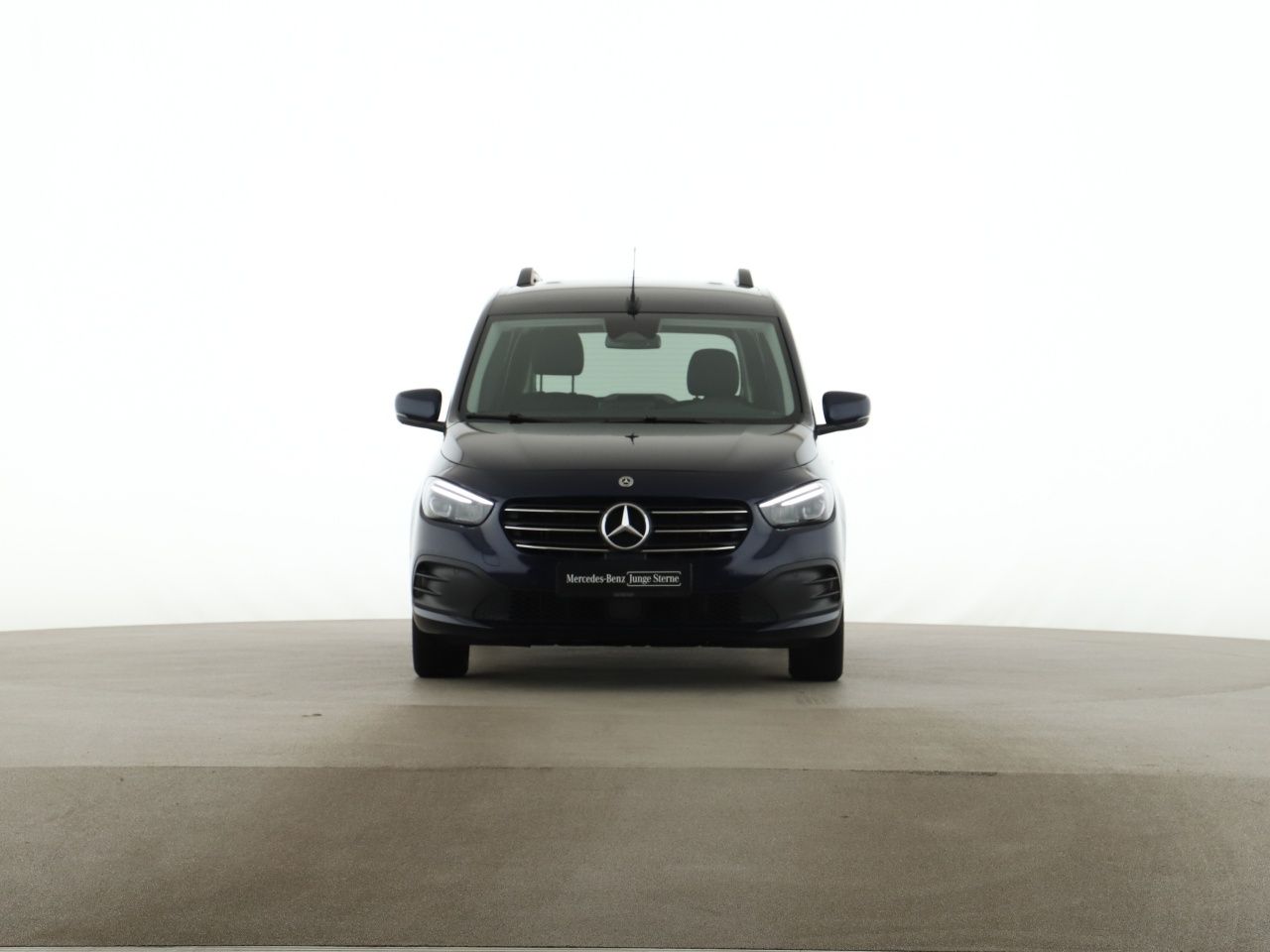 Mercedes-Benz T 180 d Standard Progressive MBUX Kamera LED imagem 3