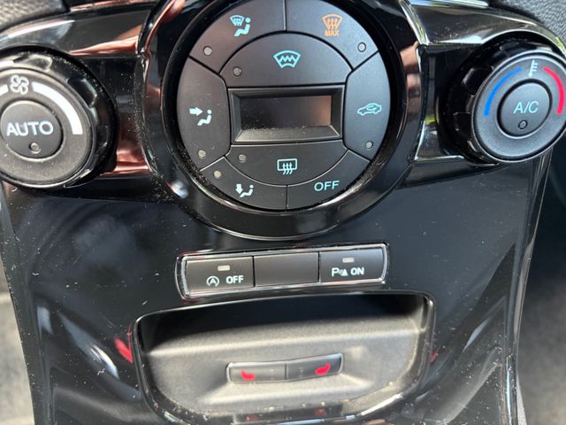 Fahrzeugabbildung Ford Fiesta Titanium+Kamera+Navi+SHZ+Allw.LM+BT+PDC