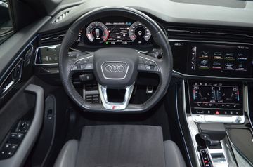 Audi Q8 - 12