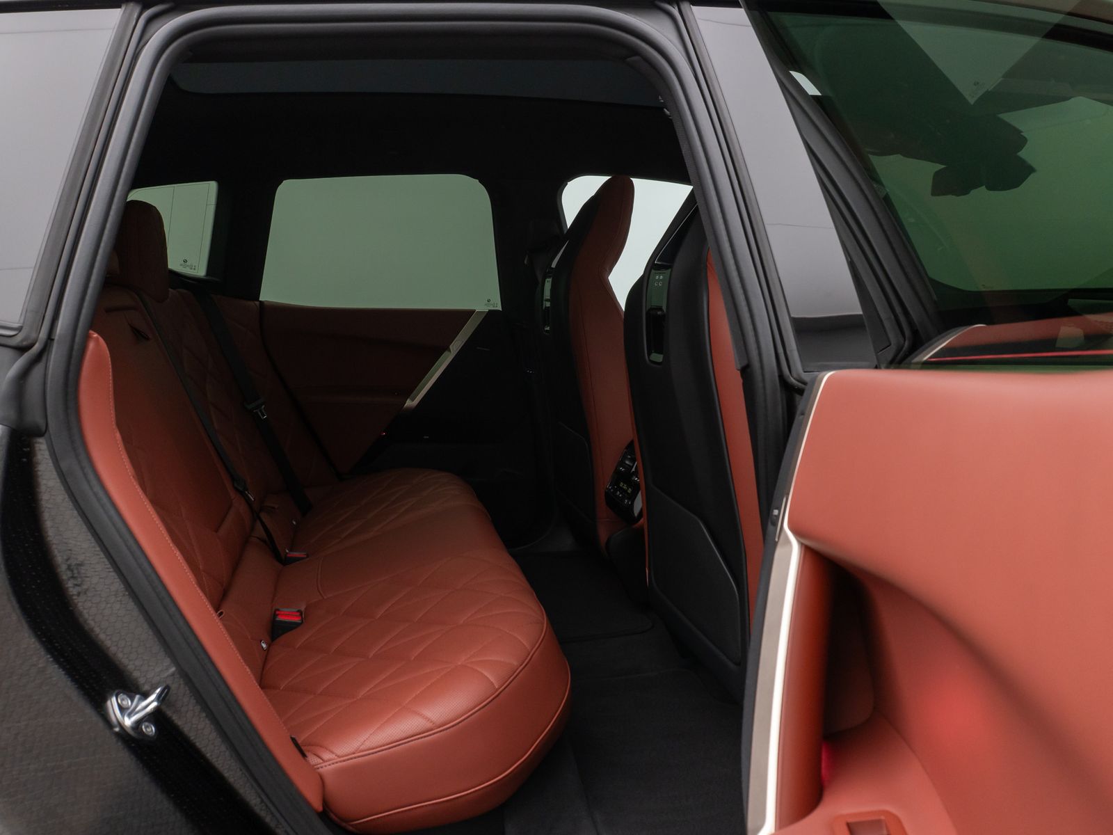 Fahrzeugabbildung BMW iX xD50  Sport Pano Sky-Lounge 360°Laser SoftCl