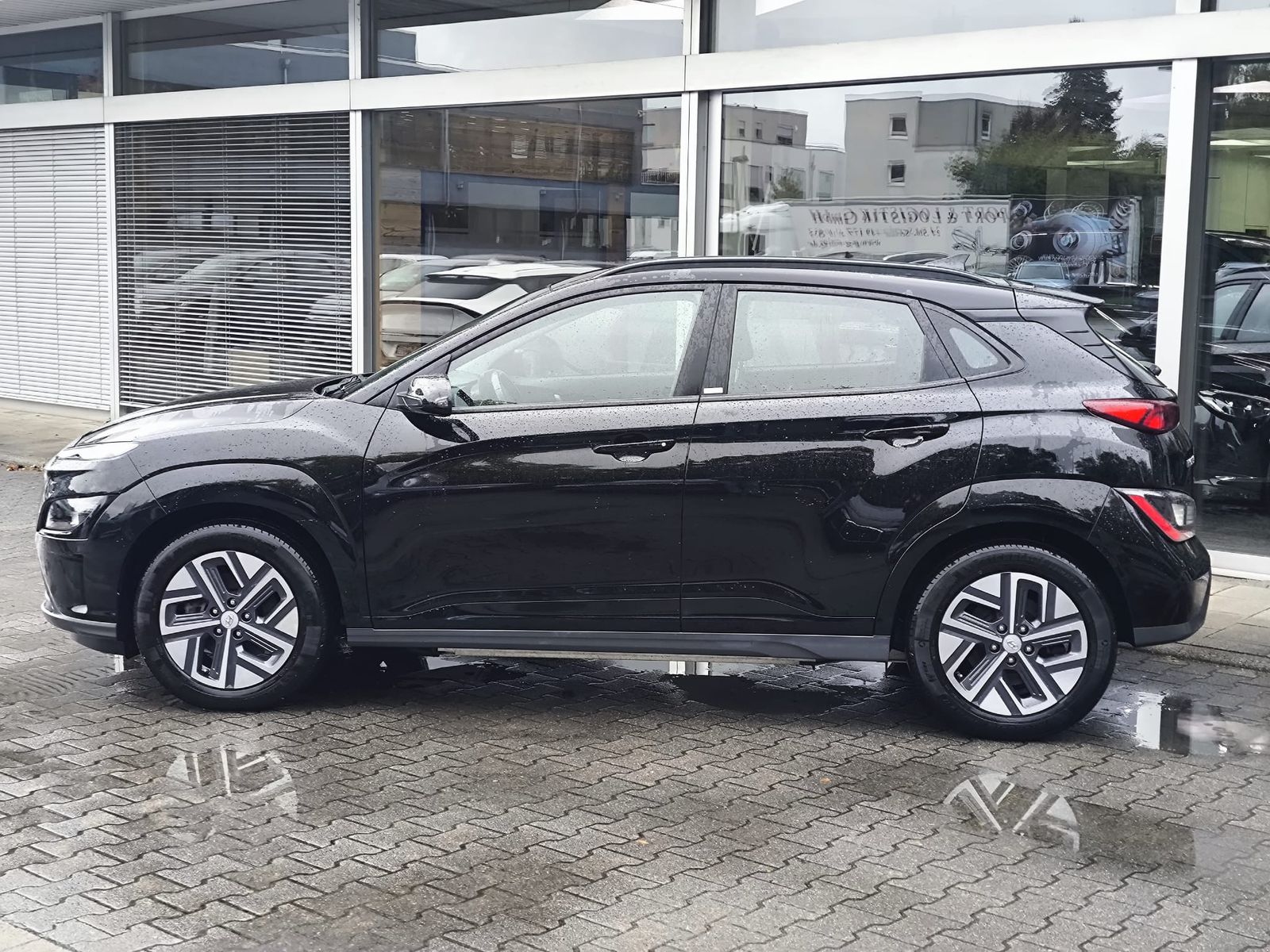 Fahrzeugabbildung Hyundai Kona EV Select WERKSGA+LED+SHZ+KAMER+ACC+AHK+DAB