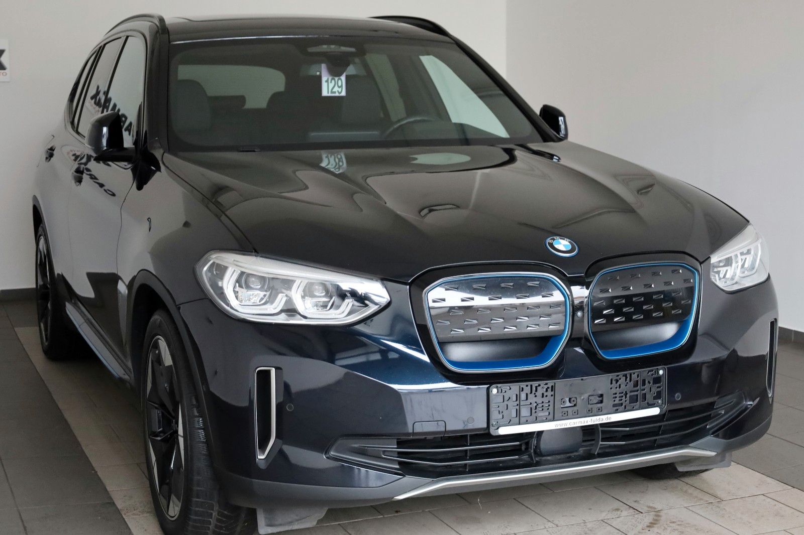 Fahrzeugabbildung BMW iX3 Impressive,Leder,Navi,360Kam,HeadUp,Panorama