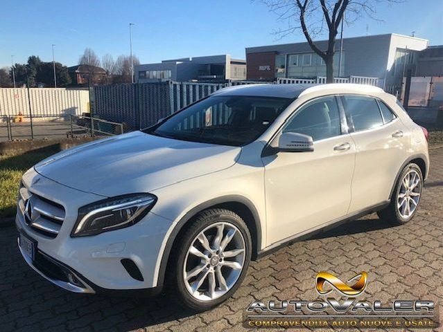 Mercedes-Benz MERCEDES-BENZ GLA 200 D Premium,Navi, LED,Pelle