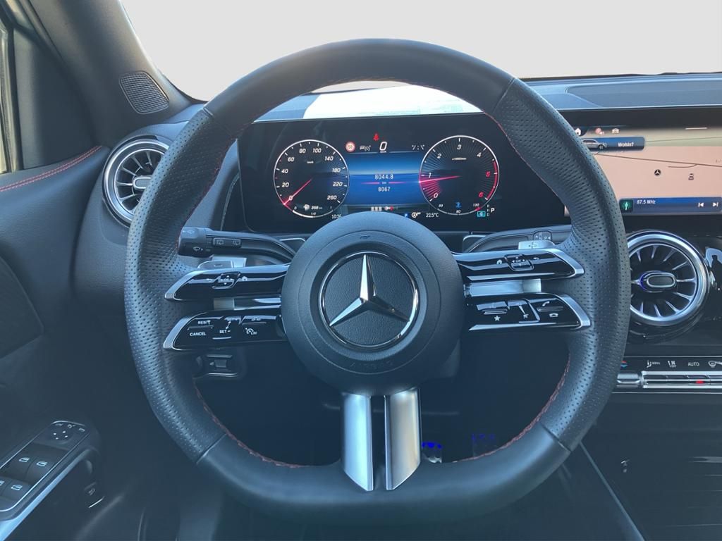 Fahrzeugabbildung Mercedes-Benz GLB 200 d AMG*KeyLess*PDC*SpurH*el.Heck*SHZ*AHK